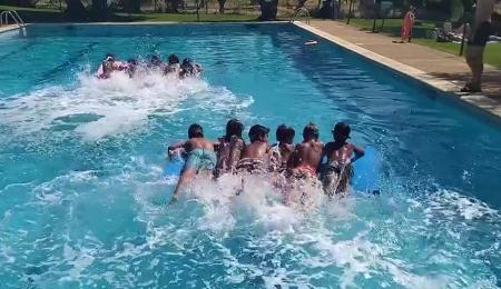 Imagen Las piscinas municipales permanecerán abiertas hasta el domingo día 8